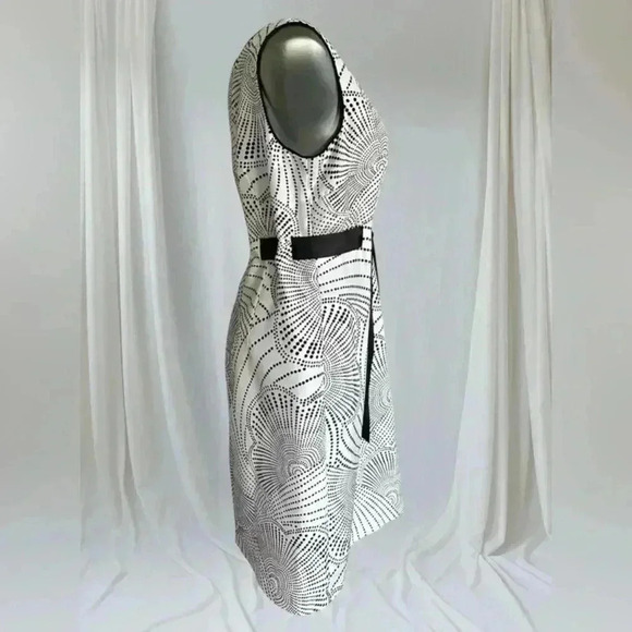 ✅Women’s White  Satin Printed Sleeveless Dress - Picture 3 of 10